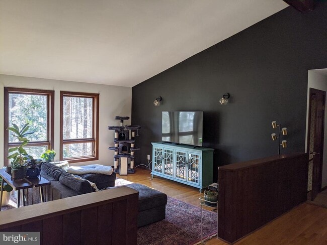 Photo - 10264 Greystone Rd