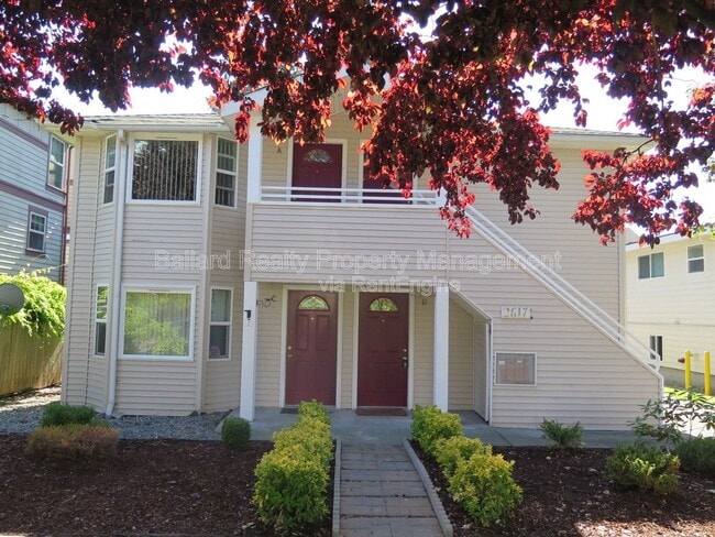 Building Photo - 2617 NW 58th St Unit D