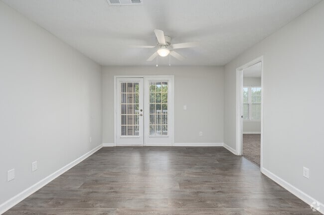 2BR, 2BA - 1,060SF - Living Room
