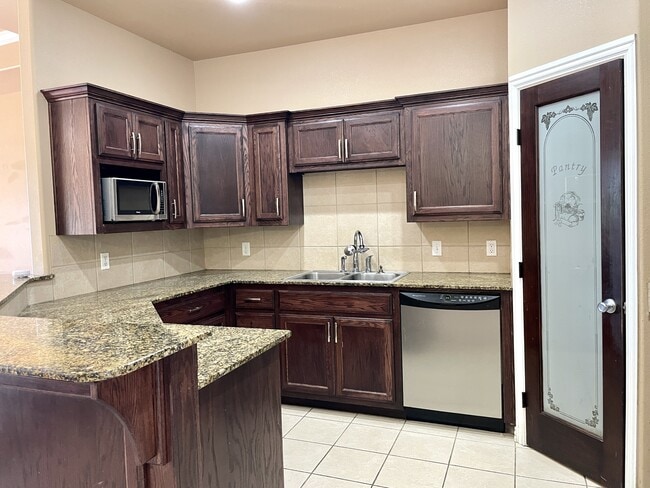 Photo - 408 Boggy Creek Dr