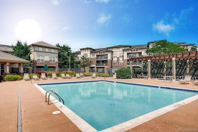 Photo - 3890 S Dayton St Unidad 207 Rental