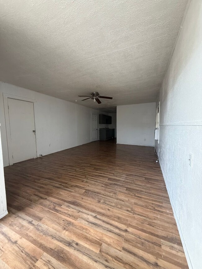 Photo - 613 W Avenue D Unit 615