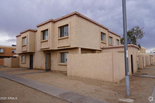 Building Photo - 4417 E Riverside St Rental