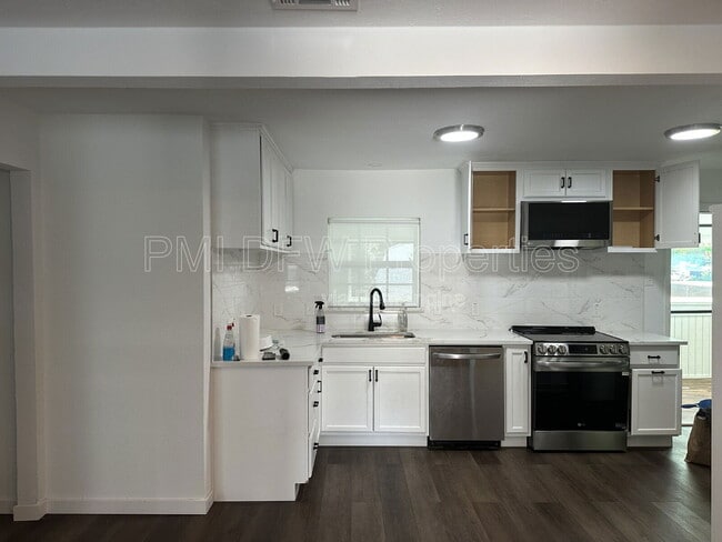 Photo - 3304 Mayhew Dr