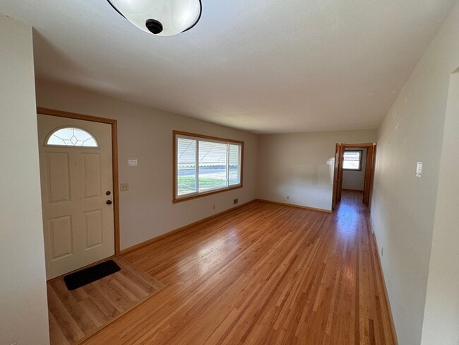 Photo - AVAILABLE NOW! Gorgeous, Newly Renovated 5...
