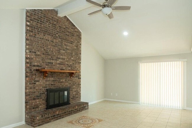 Photo - 127 Newcastle Cir