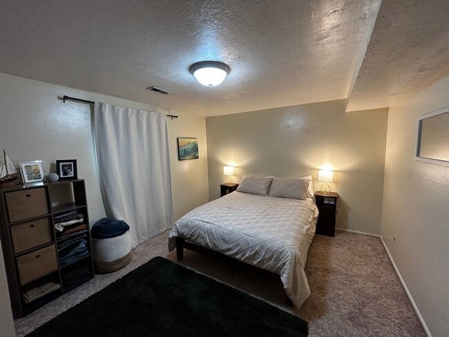 Building Photo - 1B/1B Pet Friendly Apartment South of BYU Unit Heritage Court  001
