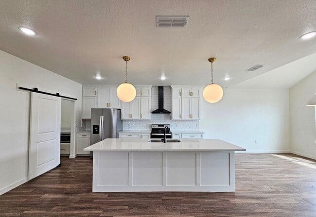 Photo - 301 Primrose Pt