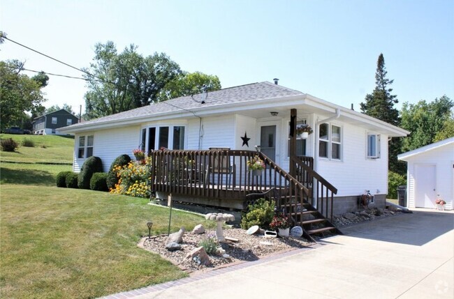 Building Photo - 1524 Hillside Dr NW Rental