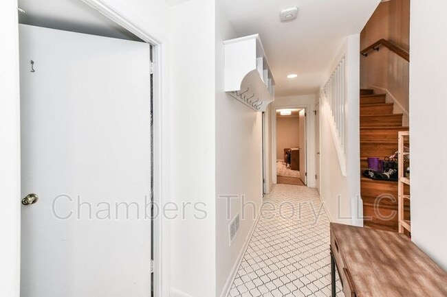 Photo - 2112 Military Rd