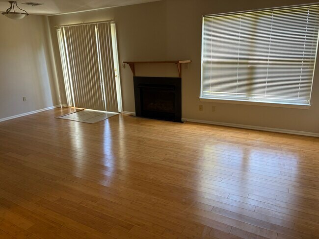 114 Cardinal Ln