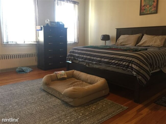 Photo - 330 Saint Paul St