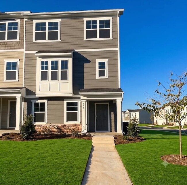 Front View2 - 474 Carolina Springs Blvd