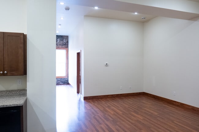 Photo - 418 Shelden Ave