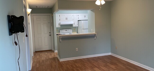 4707 Cobblestone Dr Unit G8