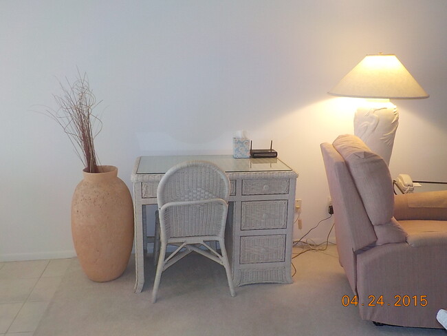 Photo - 100 The Esplanade S