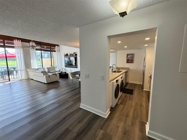 Photo - 10850 S Golfview Dr