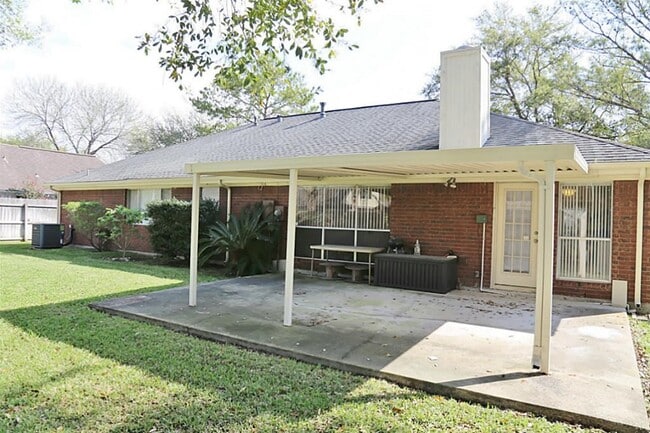 Photo - 2323 Manorwood St