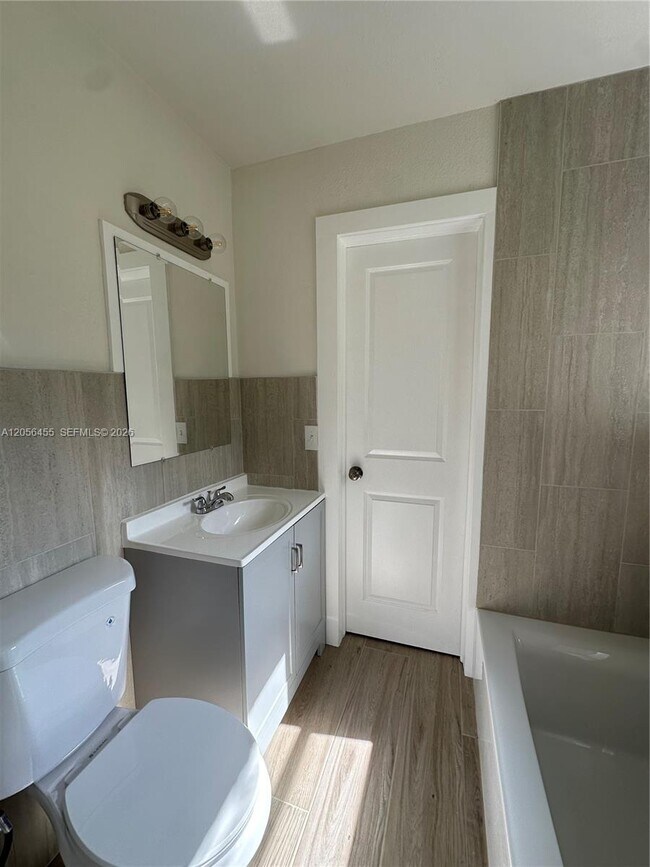 Photo - 1048 Avenue E Unit 3