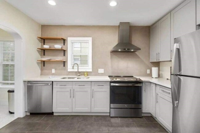 Photo - 3016 Isabella St