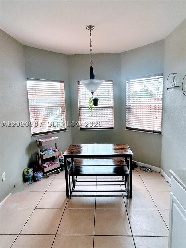 Photo - 215 NE 32nd Terrace