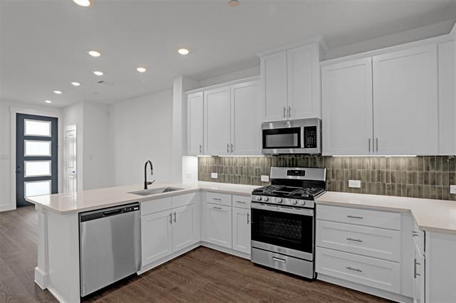 Photo - 2553 Huxley Mews