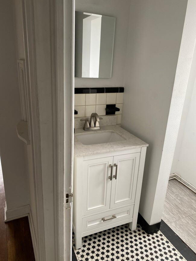 Photo - 91 Maccorkle Ave SW Unit C