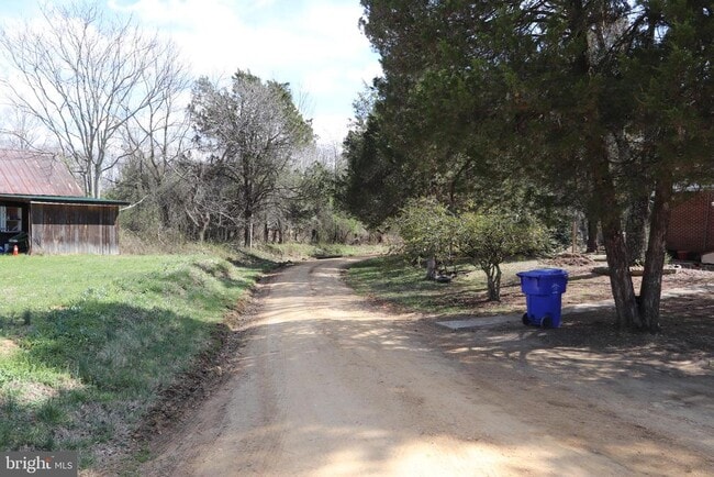 Building Photo - 9540 Greenfield Rd