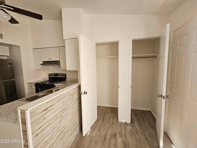 Photo - 302 S Westfall Ave Unit 2