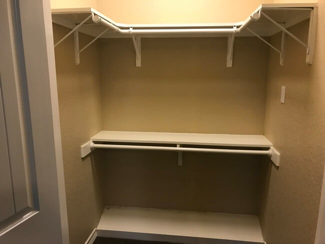 Photo - 216 E Rische St