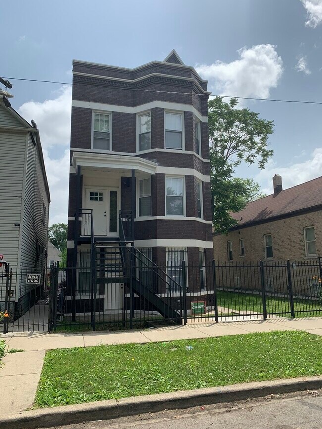 2 Bedroom West Englewood Apartments For Rent Chicago Il Forrent Com