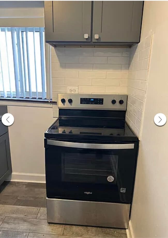 Photo - 3825 N Pine Grove Ave Unit ONE BEDROOM - 210