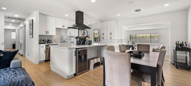 Photo - 8631 E Jackrabbit Rd