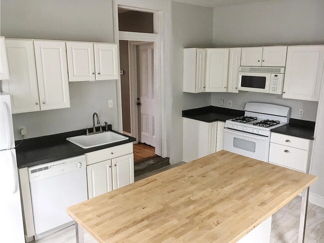Eat In Kitchen