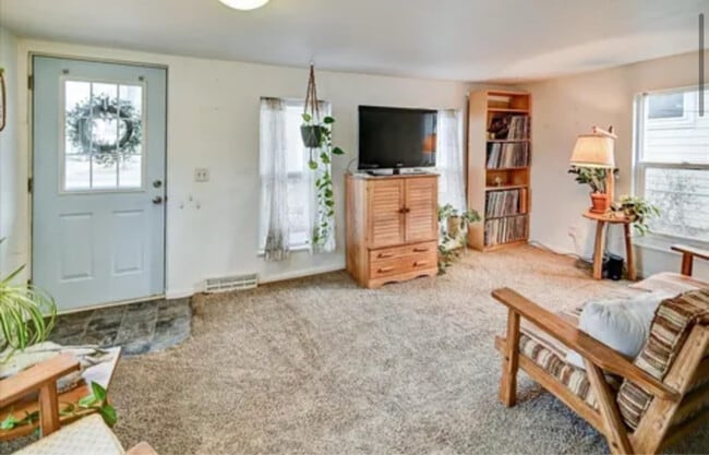 Photo - 1921 Heath Ave
