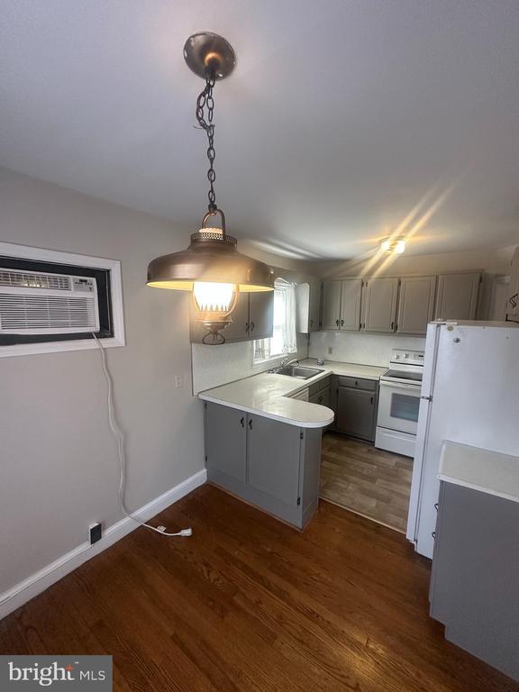 Photo - 858 S Main St Unit 1