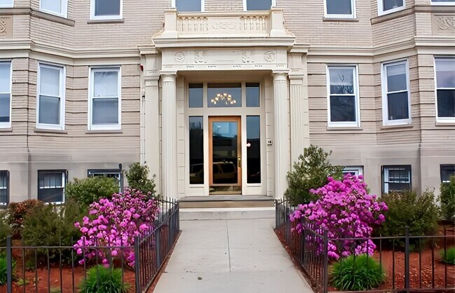 Building Photo - 85 Park Dr Unit 25