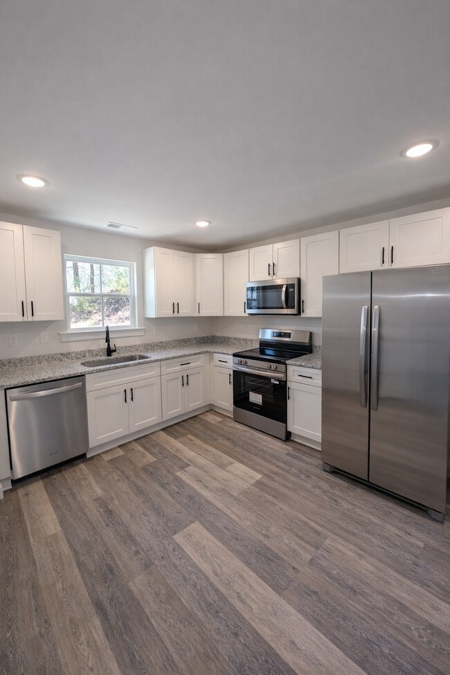 Kitchen - 885 W 25th St