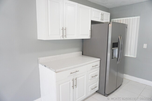1456 W 29th St Unit 1
