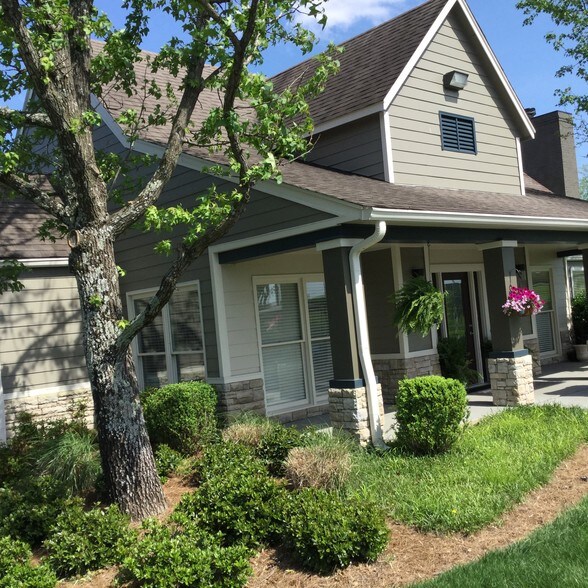 Marina Pointe Hendersonville Apartments For Rent in