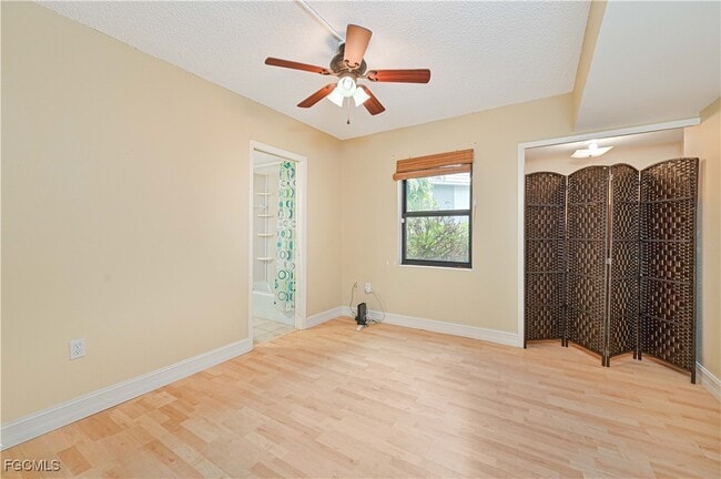 Building Photo - 975 Palm View Dr Unit A101