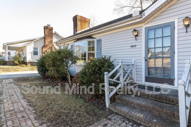 Photo - 1601 Homestead Rd