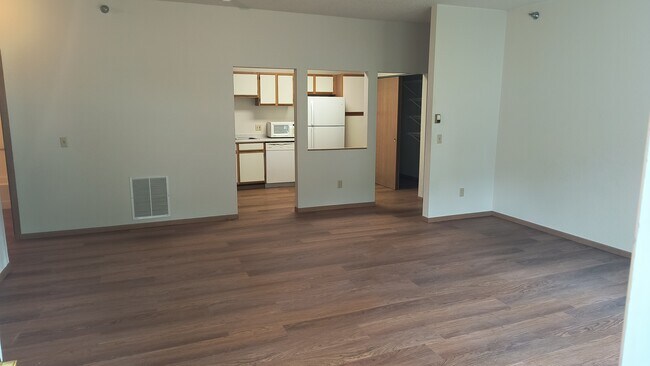 Photo - Henderson Apartments