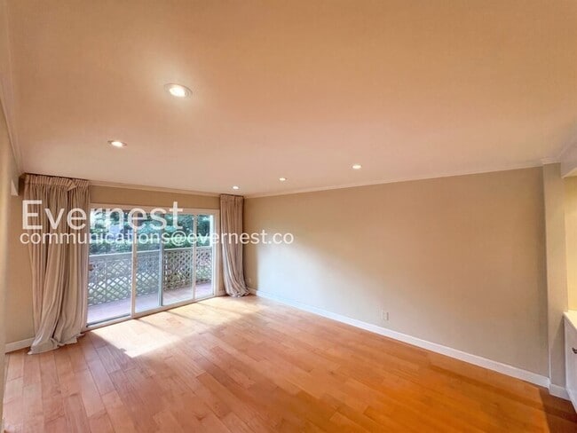 Photo - 320 N Civic Dr Unidad APT 102