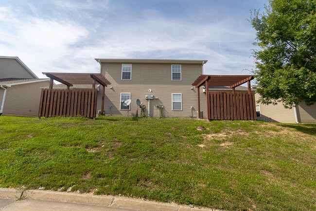 Photo - 3308 E St Charles Rd