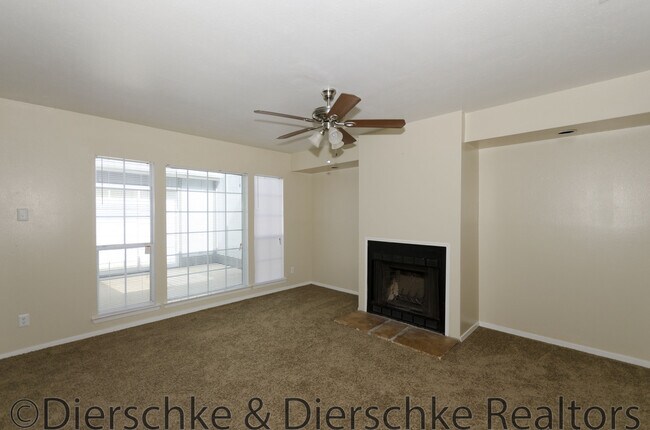 Photo - Cozy and clean 3 bedroom 2 bath townhouse!
