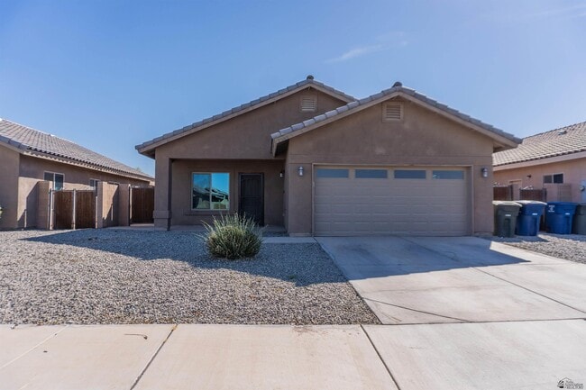 Building Photo - 2549 S 42nd Ave