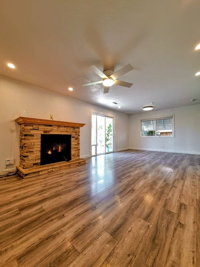 Photo - 10501 Observatory Dr