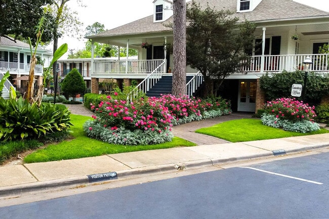 Memorial Creole apartments — community photo - Memorial Creole