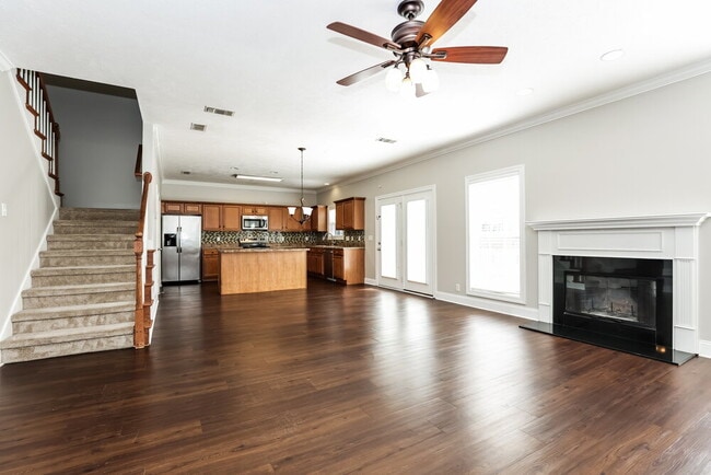 Photo - 2467 Oak Hill Dr